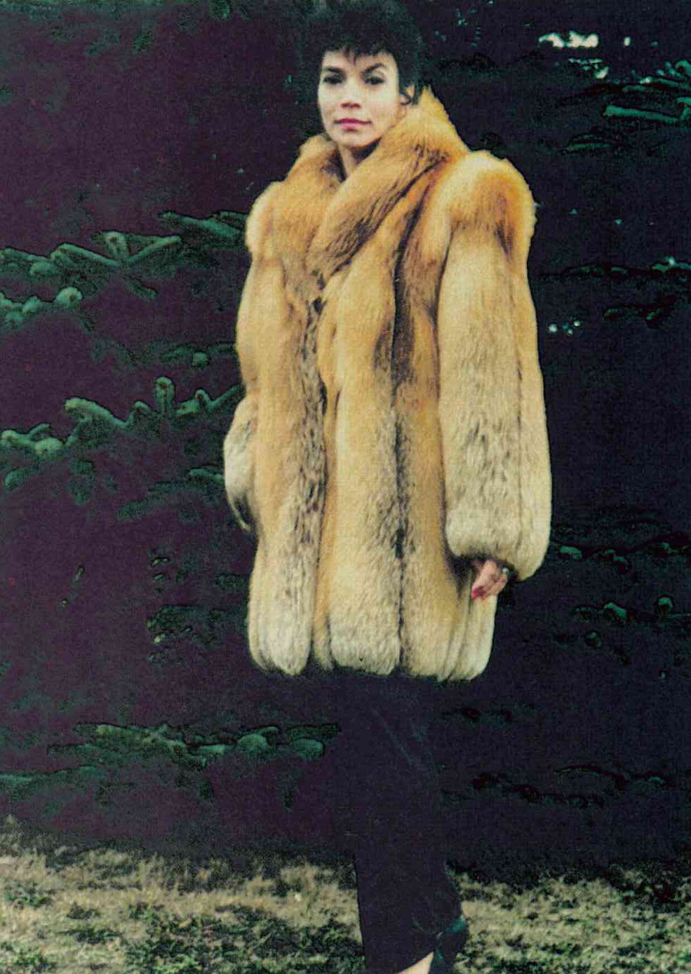 Rute Aites poses with a gorgeous gold ranch fox stroller.